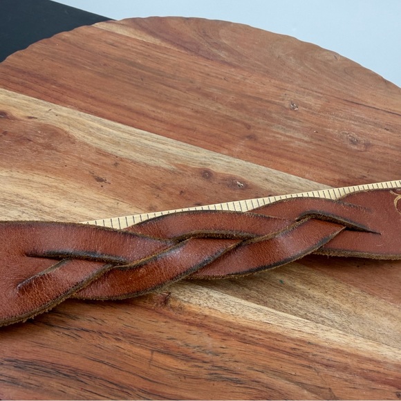 Vtg Aeropostale Brown & gold genuine leather BoHo belt braided floral embossed L - Picture 6 of 8